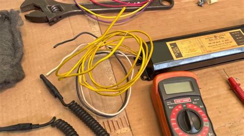 How to Check If the Ballast Is Bad in a Fluorescent Light.